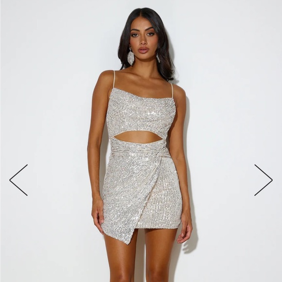 HELLO MOLLY CUT OUT DRESS - Picture 2 of 3